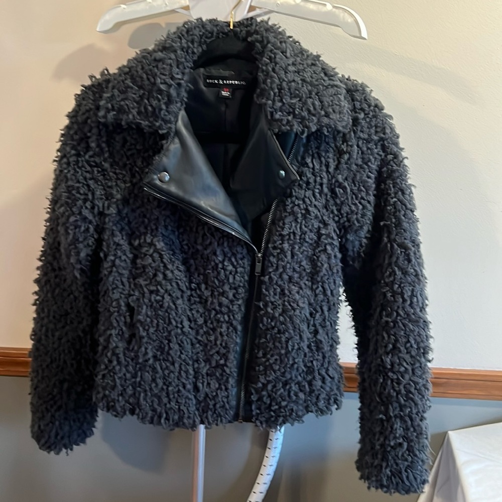 Rock & Republic Cute Sherpa Black Jacket!  Sz XS